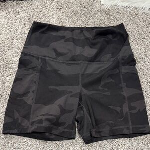 Yogalicious High-Waist Black Camo Bike Shorts